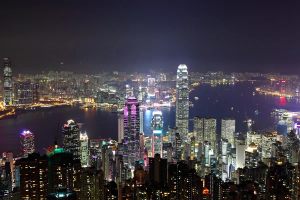 Paisagem urbana hong kong à noite — Fotografia de Stock