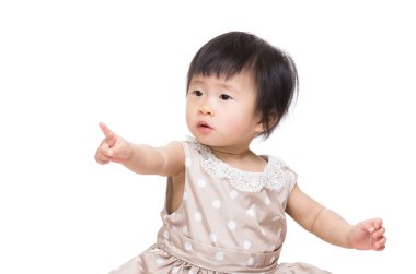 oturan Asya bebek kız ve açık işaret parmağı