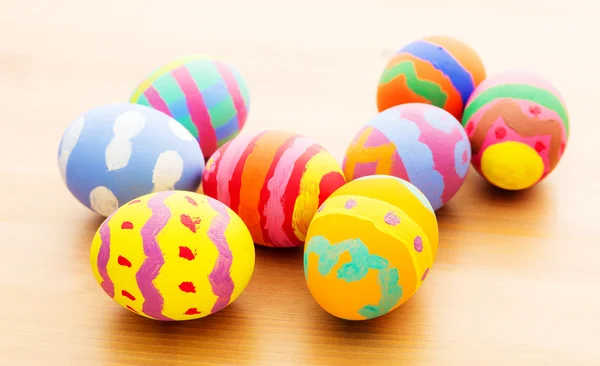 Bambini dipinti uova di Pasqua — Foto Stock