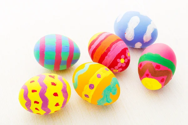 Uova di Pasqua colorate dipinte — Foto Stock