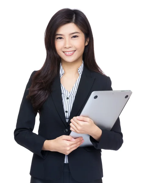 Asiática mujer de negocios celebración portátil —  Fotos de Stock