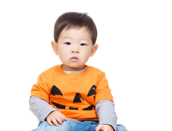 Ázsiai baby boy halloween öntettel — Stock Fotó