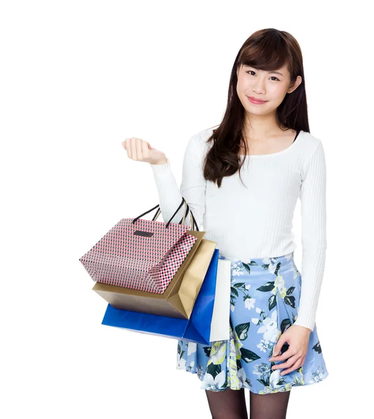 Mujer asiática con bolsas de compras —  Fotos de Stock