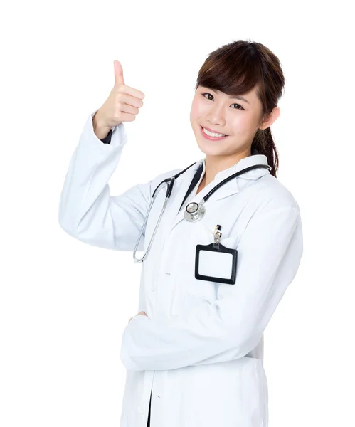 Asiático feminino médico polegar para cima — Fotografia de Stock