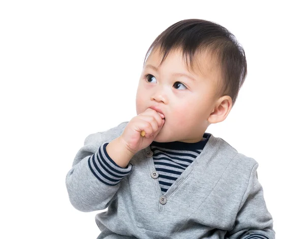 Asiático bebé niño comer galleta — Foto de Stock