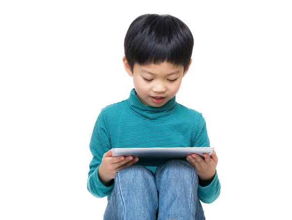 使用平板电脑的亚洲小男孩 — 图库照片