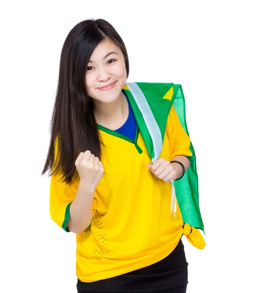 Asiatisk kvinna håller Brasilien flagga — Stockfoto