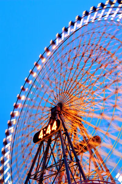 Roda gigante à noite — Fotografia de Stock
