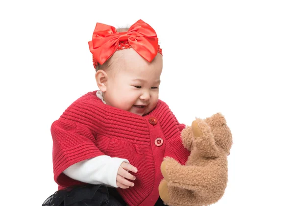 Asiatiska baby flicka spela med docka Björn — Stockfoto