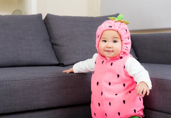 Asiatiska baby med halloween dressing — Stockfoto