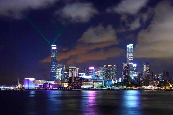 Hong kong skyline por la noche — Foto de Stock