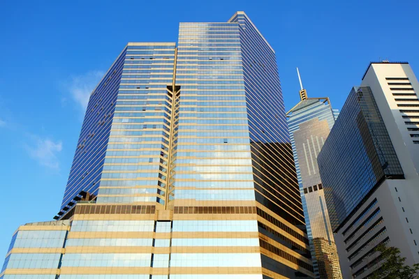 Office building to sky — Stock Photo, Image