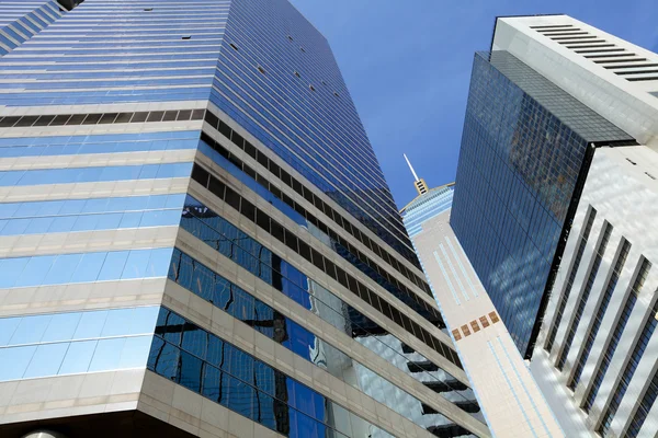 Edificio de oficinas moderno — Foto de Stock