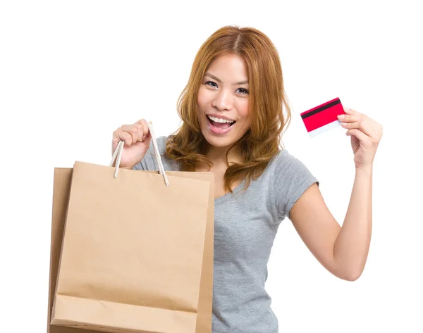 Mulher compras com cartão de crédito — Fotografia de Stock