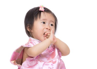 Çinli bebek kız ağzına parmak emmek