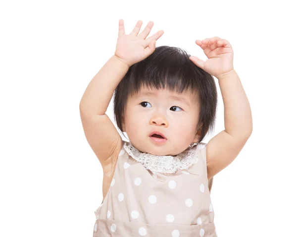 Aziatische baby meisje twee handen omhoog — Stockfoto