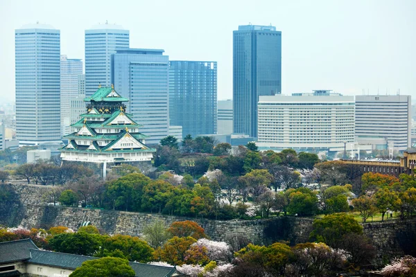 Osaka cidade com castelo — Fotografia de Stock