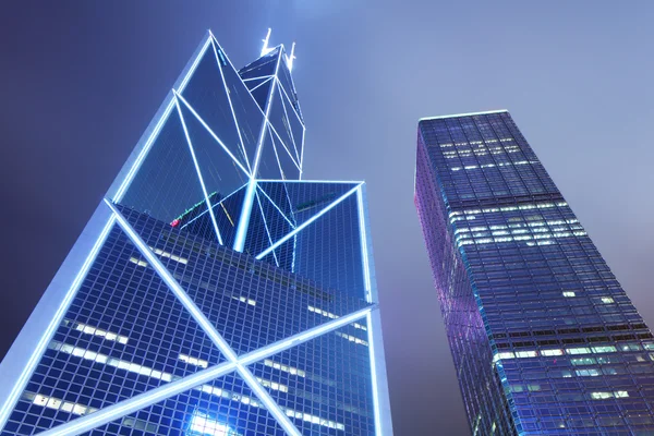 Modern skyscraper at night — Stock Photo, Image