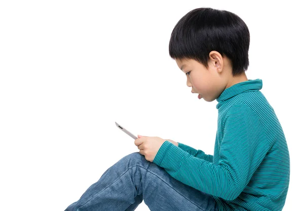 Asiático chico usando tableta ordenador —  Fotos de Stock
