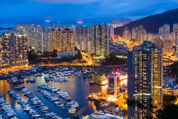 Rifugio tifone a Hong Kong di notte — Foto Stock