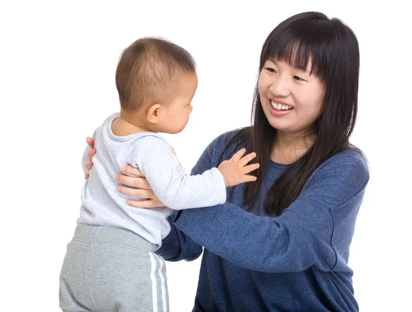 Aziatische moeder kijken naar zoon — Stockfoto