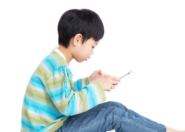 Azië jongetje met behulp van digitale Tablet PC — Stockfoto