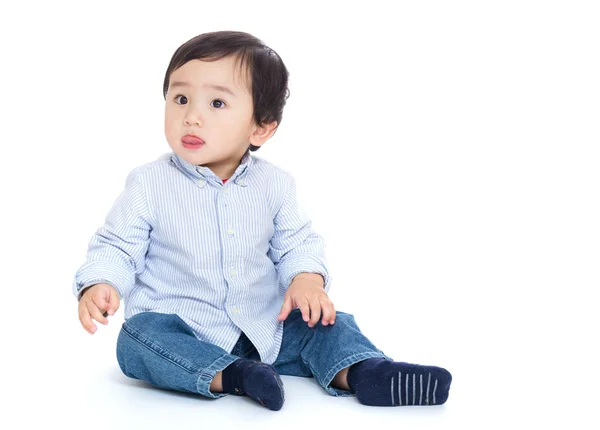 Azië baby jongen Toon tong — Stockfoto