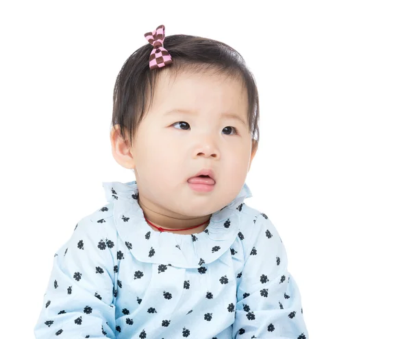 Bambina mostrando lingua — Foto Stock