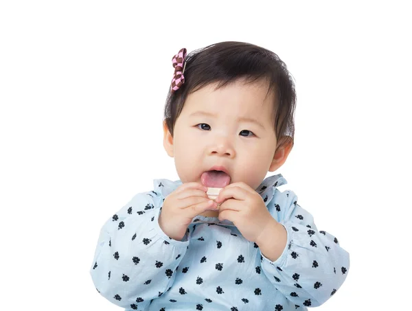 Ásia bebê menina jogar lamber brinquedo bloco — Fotografia de Stock