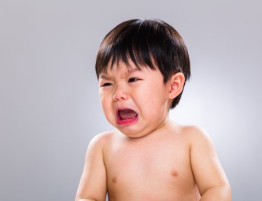 Asya bebek çocuk ağlamaya