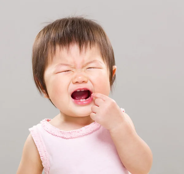 Девушка с зубной болью — стоковое фото
