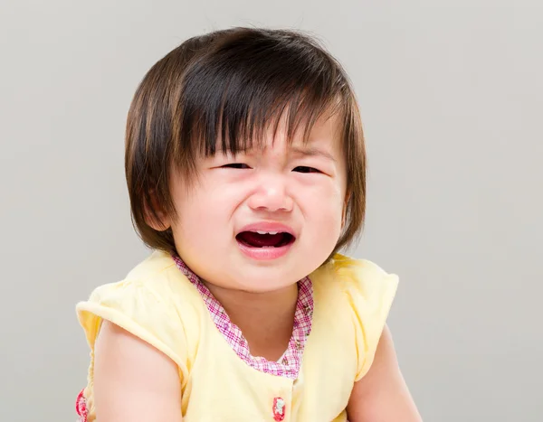 Petite fille pleure — Photo