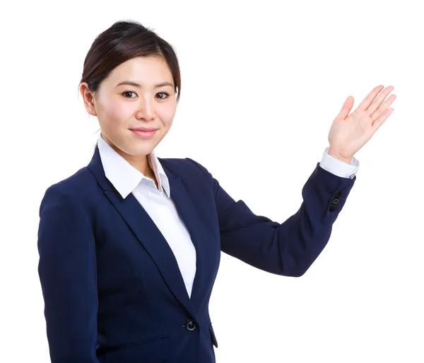 Mujer de negocios presente — Foto de Stock