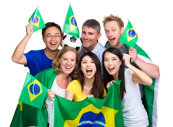 Groep van gelukkig Braziliaanse voetbal fan — Stockfoto