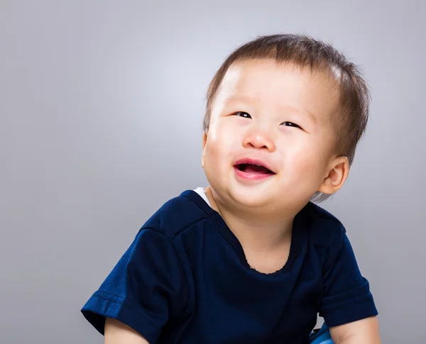 Gülümseyen şirin bebek — Stok fotoğraf