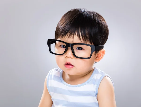 Niño con gafas — Foto de Stock