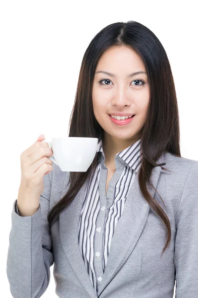 Empresária com caneca de café — Fotografia de Stock