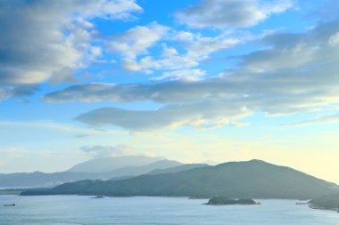 deniz üzerinde gündoğumu