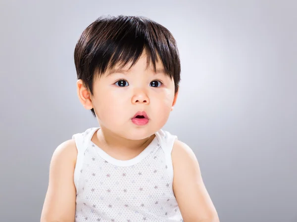 Entzückender kleiner Junge — Stockfoto