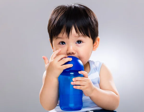 Boy drink water bottle — Stock Photo, Image