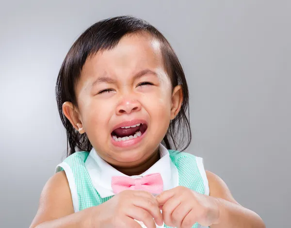 Kleines Mädchen weint — Stockfoto