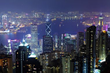 Geceleyin Hong Kong silueti