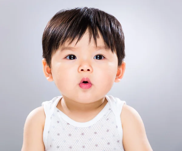 Babyjongen lip pout — Stockfoto