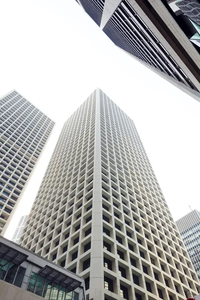 Moderní kancelářská budova skleněná fasáda — Stock fotografie