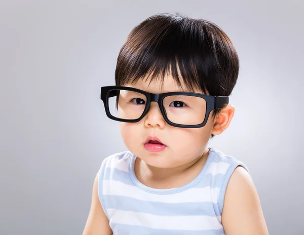 Niño con gafas —  Fotos de Stock