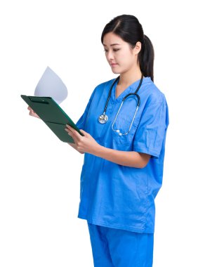 kadın doktor göz claipboard