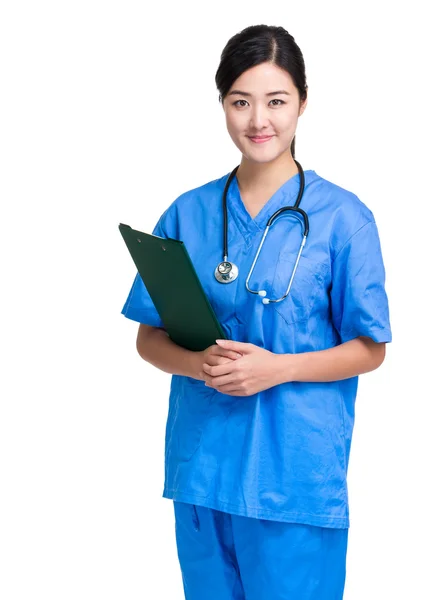 Doctor with clipboard — Stock Photo, Image