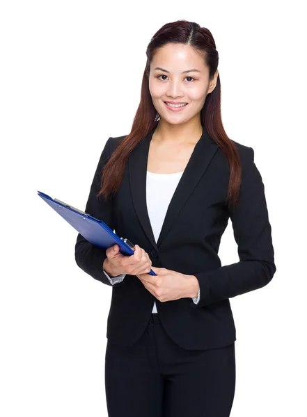 Businesswoman hold clipboard — Stock Photo, Image