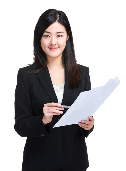 Business woman hold paper infomation — Stock Photo, Image