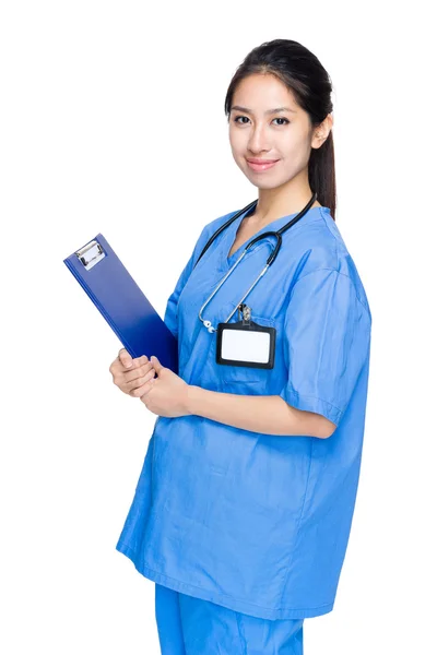 Médica com uniforme azul — Fotografia de Stock